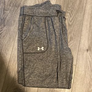 Underarmour women joggers!